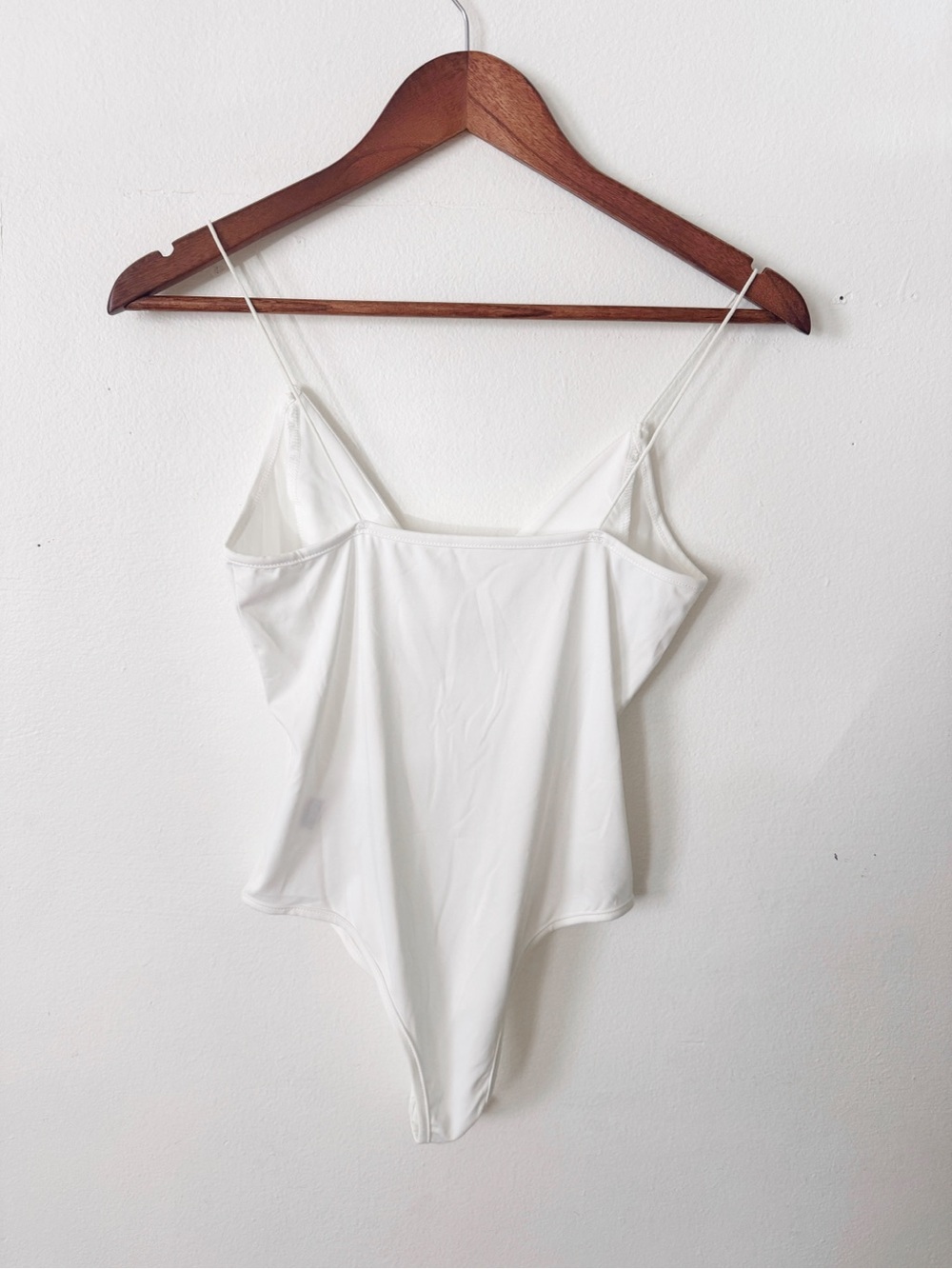 SHEIN White V-Neck Spaghetti Strap Bodysuit small petite - Picture 4 of 4